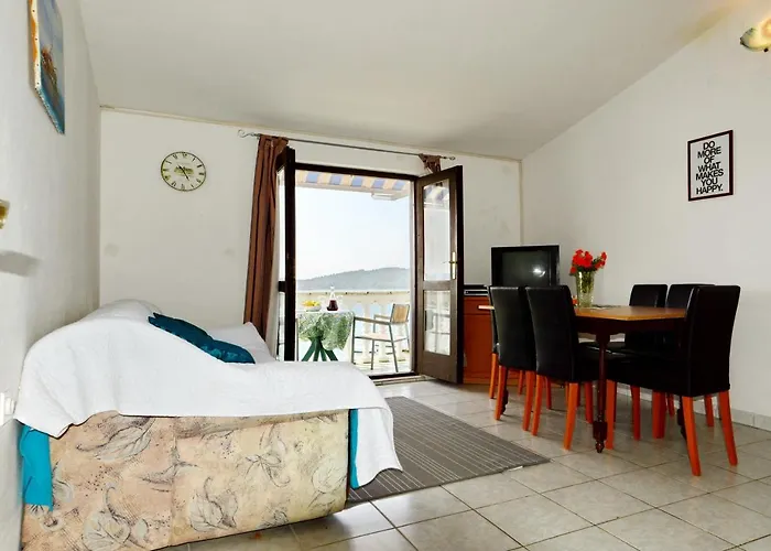 6447c Apartman Pirovac